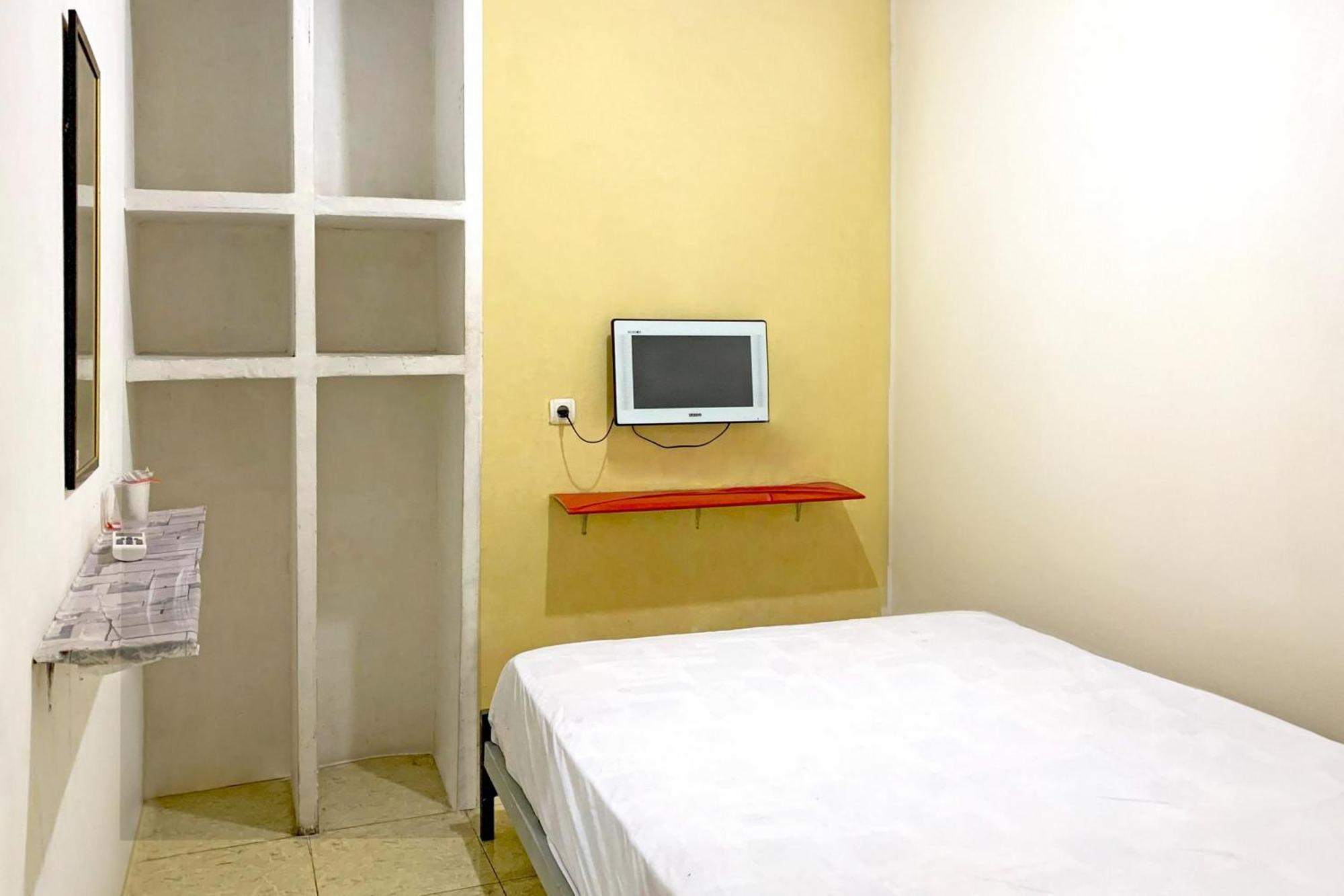 Hotel Backpacker Jatisampurna Redpartner 2*